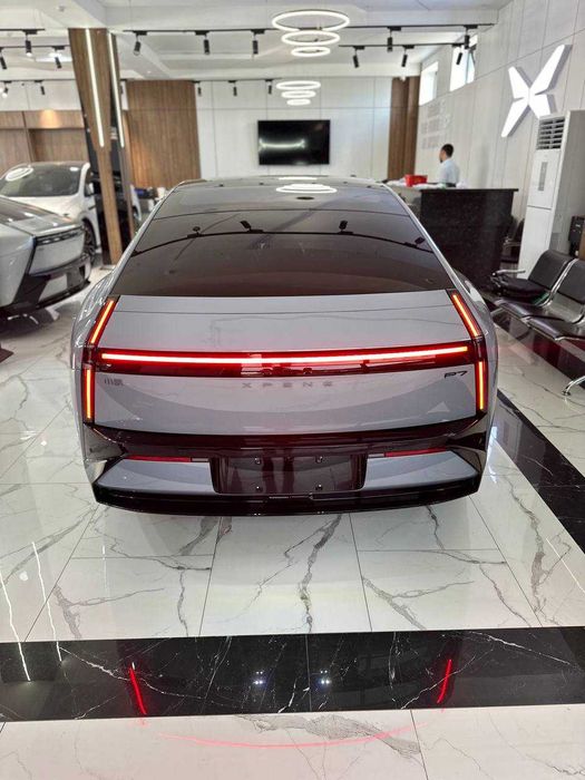 XPENG P7 Next Rasmiy kafolat bilan 750 km