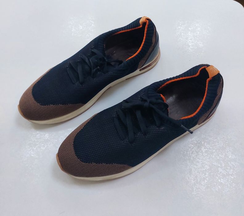 Продам мужские кроссовки