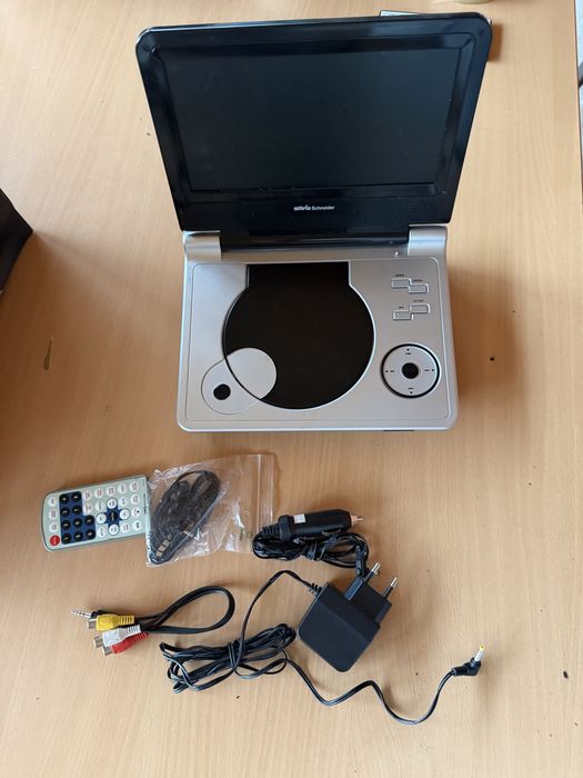 De vanzare dvd player portabil
