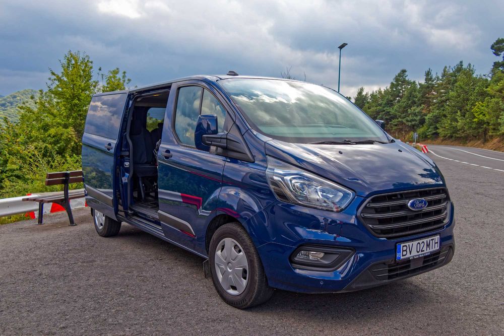 Închiriere microbuz