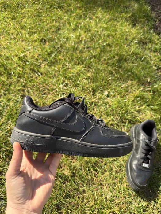 Продавам дамски маратонки Nike