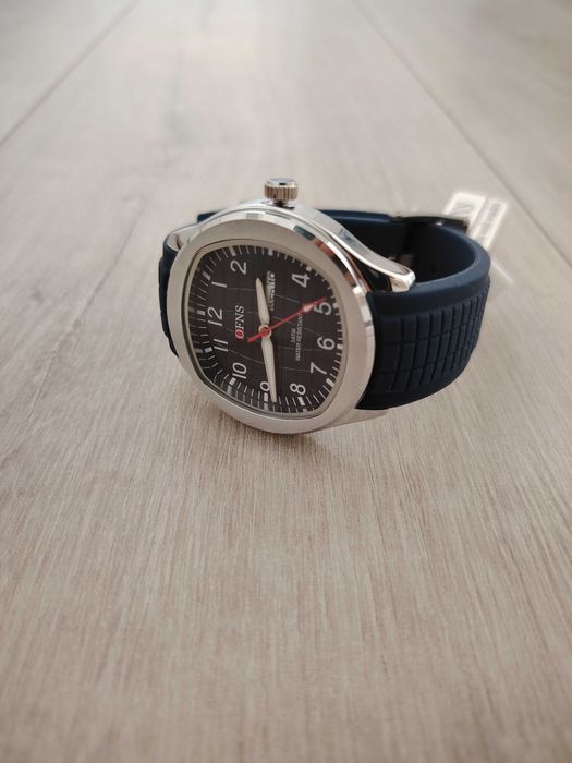 Мужские, стильные часы