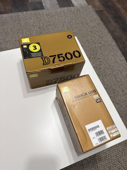 Aparat foto DSLR Nikon D7500