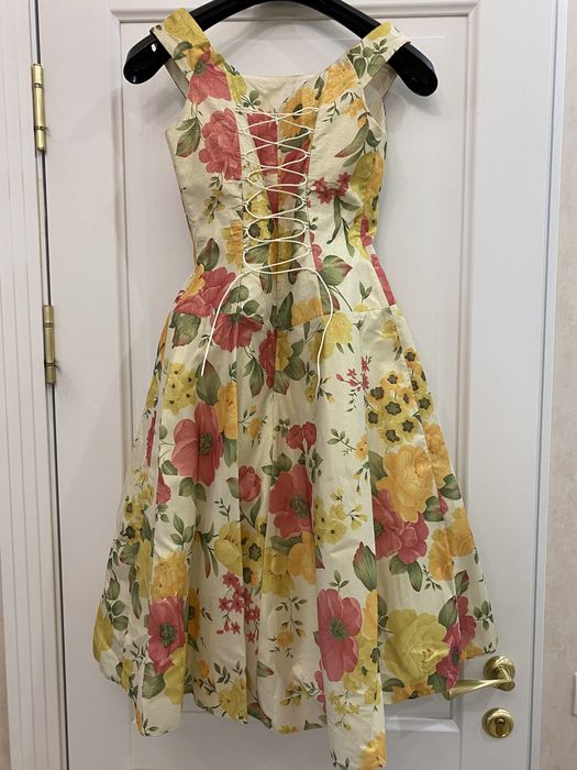 Продам Платье 7500