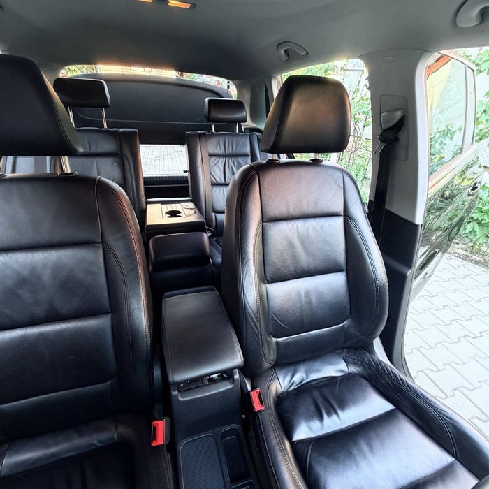 Volkswagen Tiguan 2010 170 cp 4x4 (comenzi pe volan bine intretinuta )