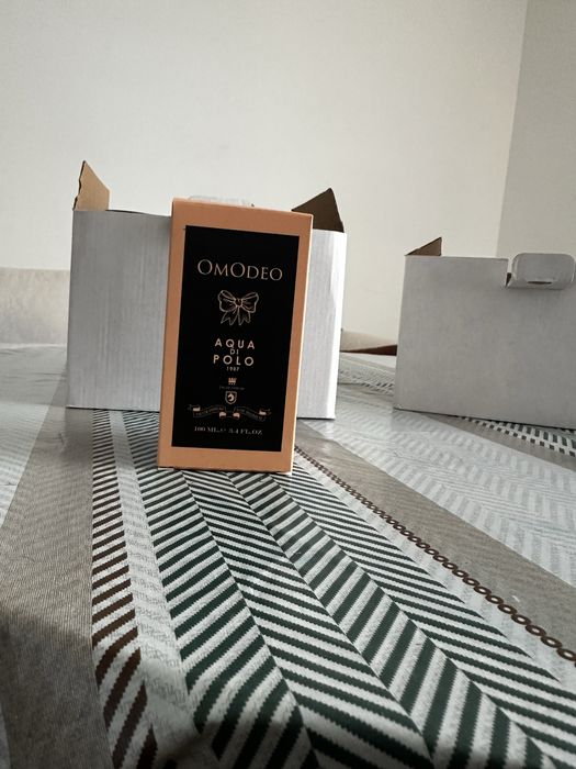 Продават се луксозни парфюми