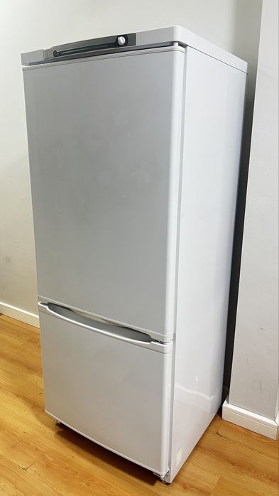 Холодильник Indesit