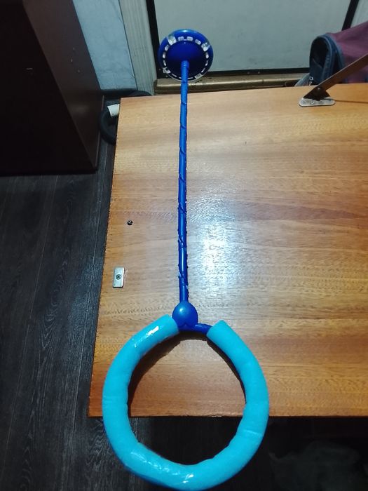 Продам скакалку на колесе