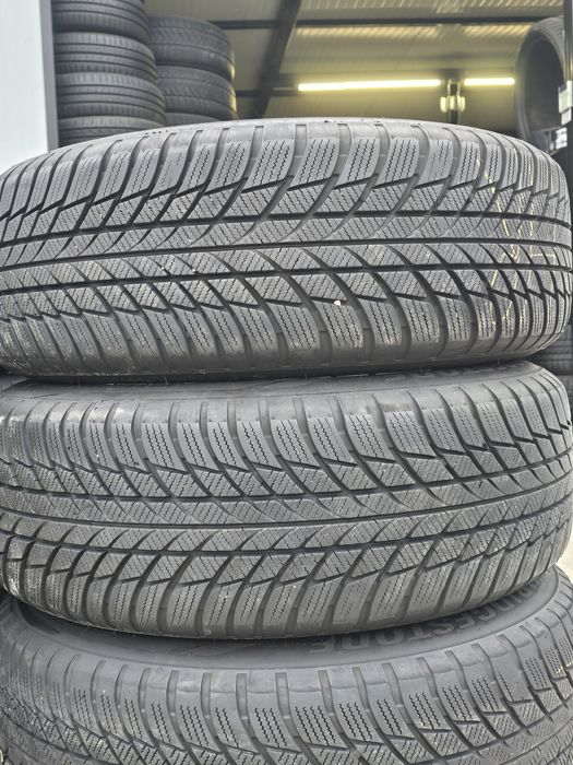 4 Броя 205/65/16 Bridgestone 2x7,5mm 2x5mm