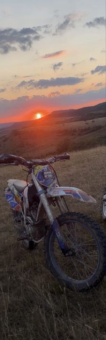 De vanzare cross