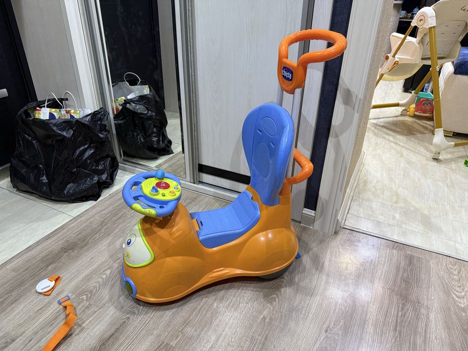 * CHICCO оригинальный беговел в хорошем состоянии не дорого!