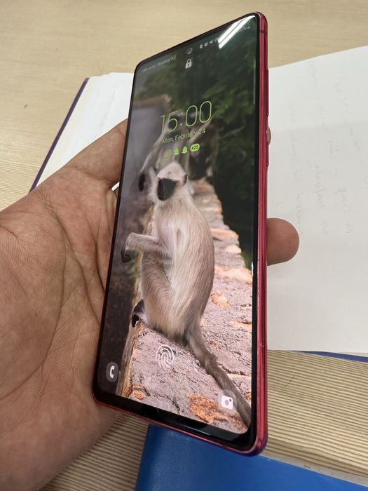 Samsung S20 FE Красный