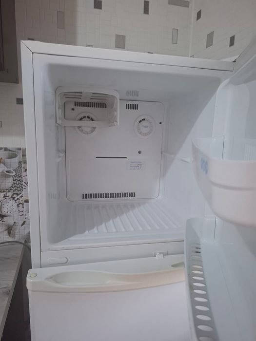 Продам Холодильник LG