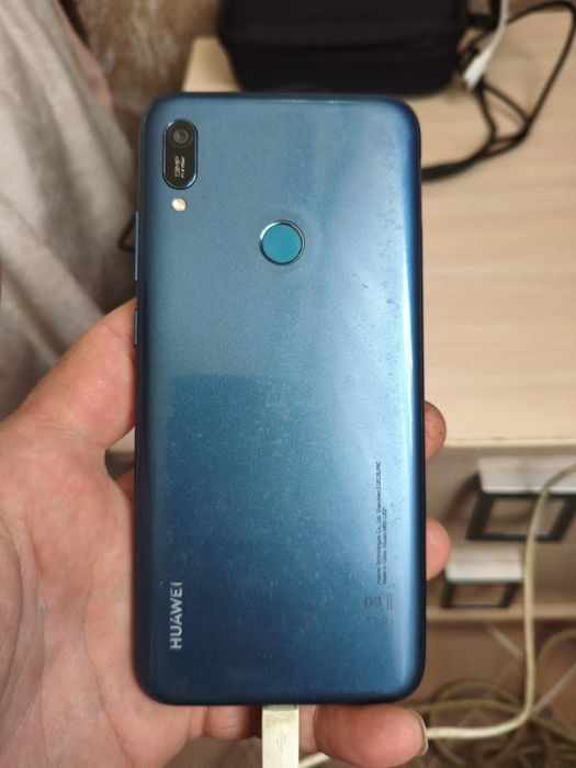 Продам телефон Huawei