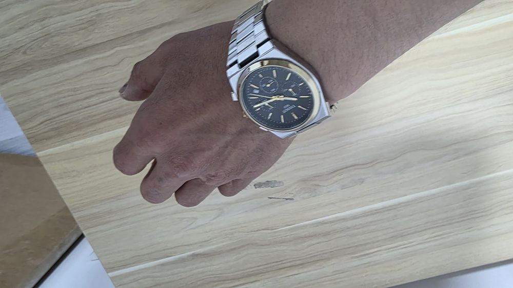 Сағат батарейкамен сатылады