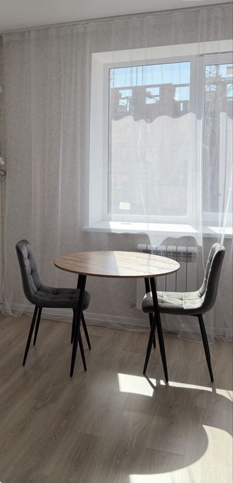 Продам стол круглый