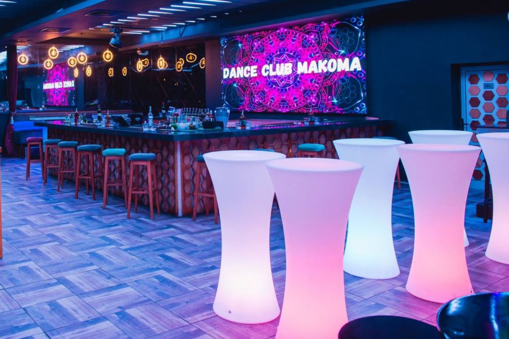 LED бар маси под наем