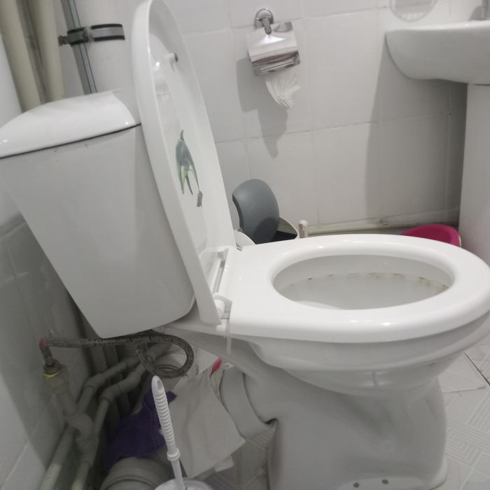 Продам   унитаз и раковина