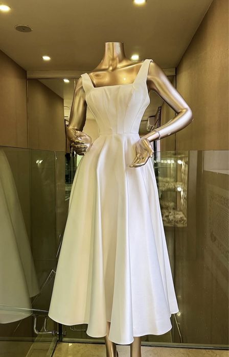 Платье белого цвета!