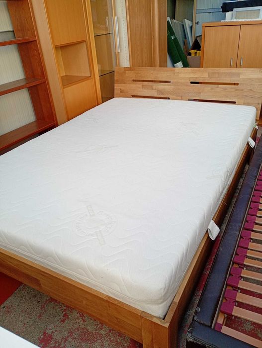 Pat lemn  masiv / 140 x 200 cm