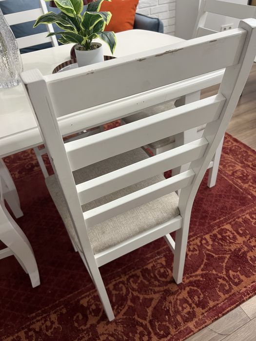 Продам кухонный стол и стулья