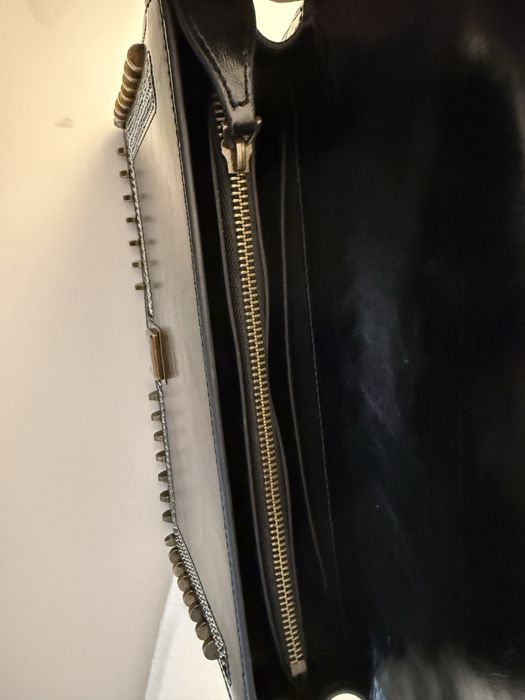PINKO Geanta neagra din piele cu detalii metalice