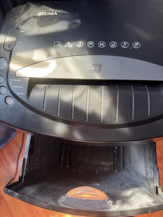 Vând tocător de hârtie Sigma