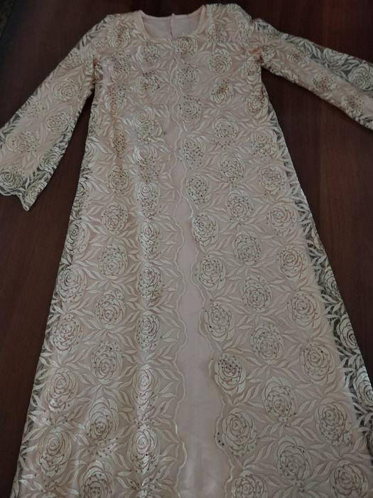 Ayyollar oqshom libosi