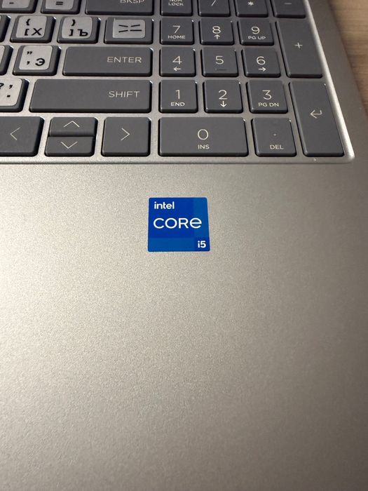 Srochna Noutbook HP sotiladi