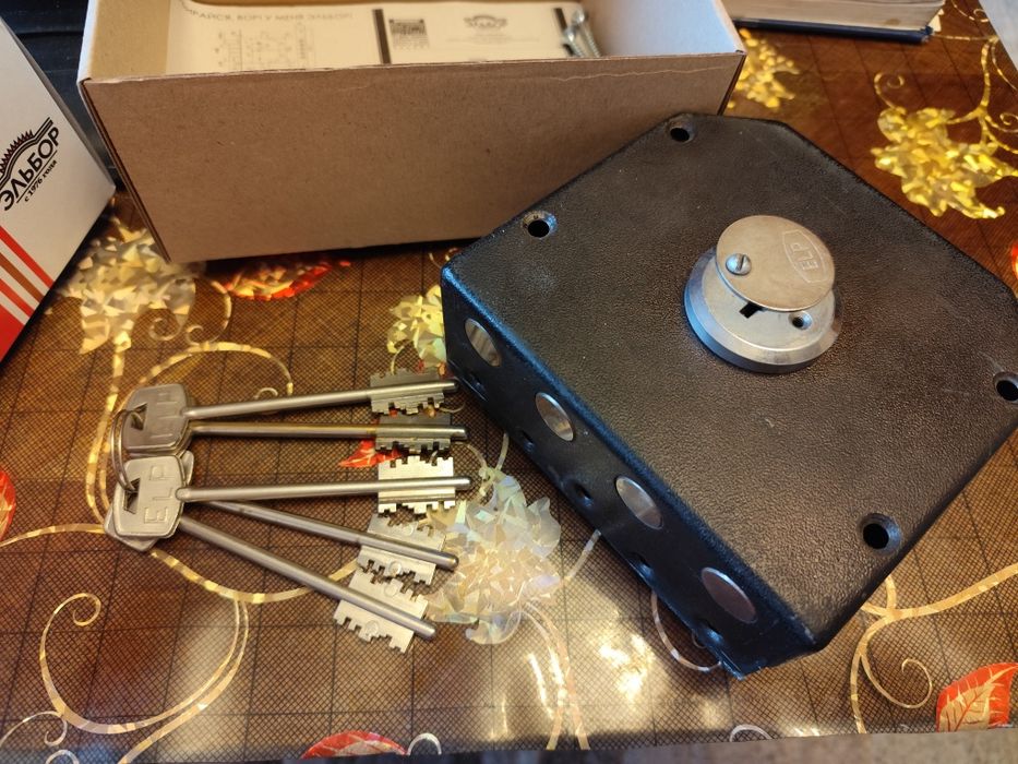 Замок накладной!