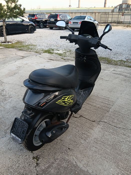 Скутер Piaggio Zip 50