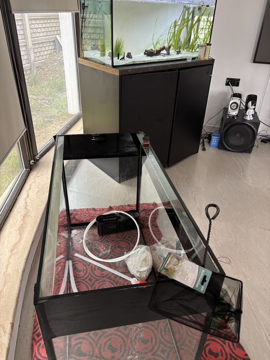 Doua acvarii 250l si respectiv 300l complet echipate