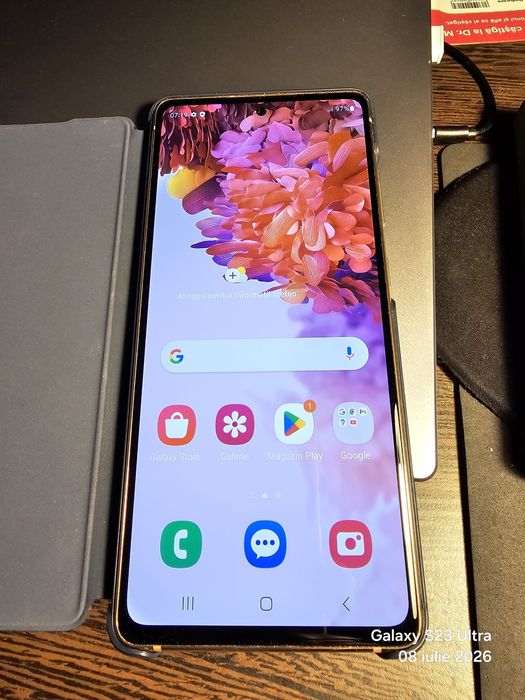 Vând telefon Samsung Galaxy S20 FE 4G, 128 GB, în stare foarte bună, complet funcțional.