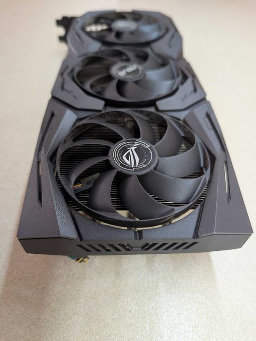 ASUS ROG STRIX RX 5700 XT gaming os 8GB