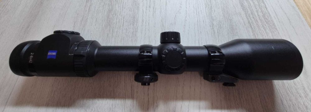 Lunetă ZEISS Conquest DL 2-8x42 cu reticul iluminat