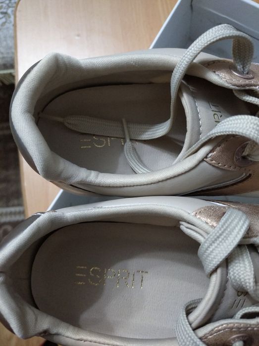 Обувь женская красовки