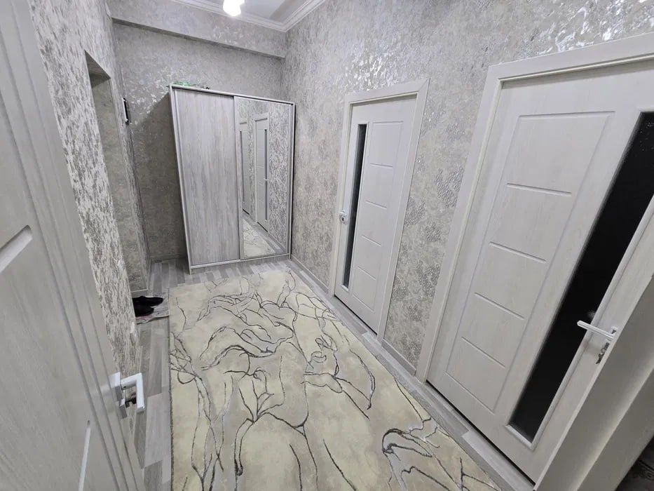 Продаю 1 комнатную квартиру Янгихает метро Узгариш