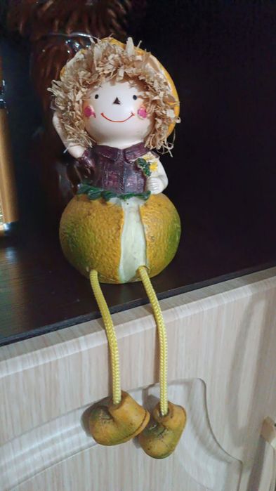 Брошь красивая птичка