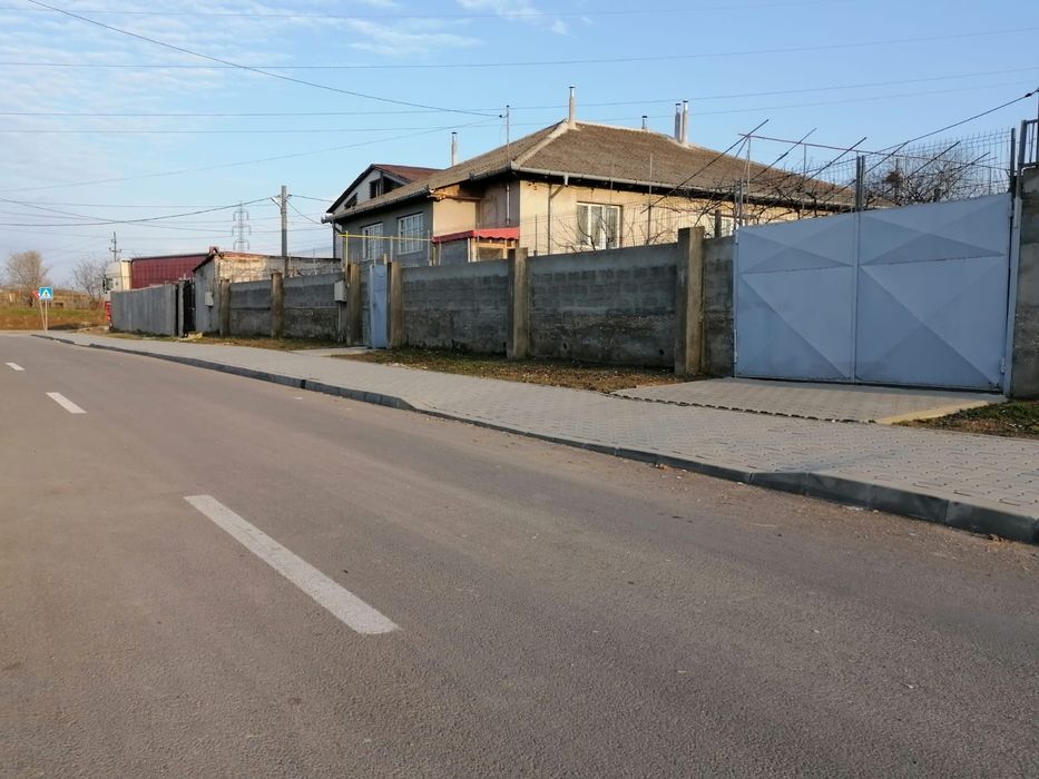 Casa  de  vanzare