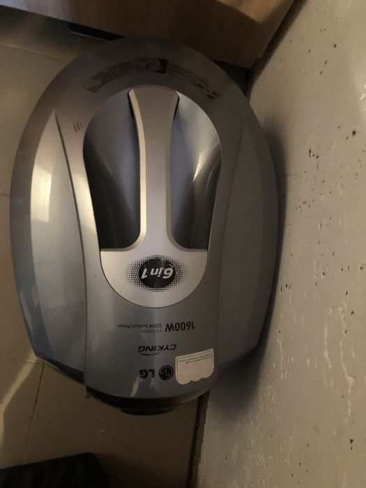 Пылесос моющий LG