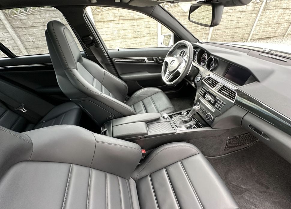 Mercedes Benz W204 6.3 AMG