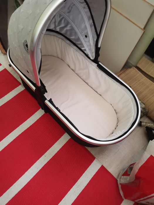 Коша за новородено ;