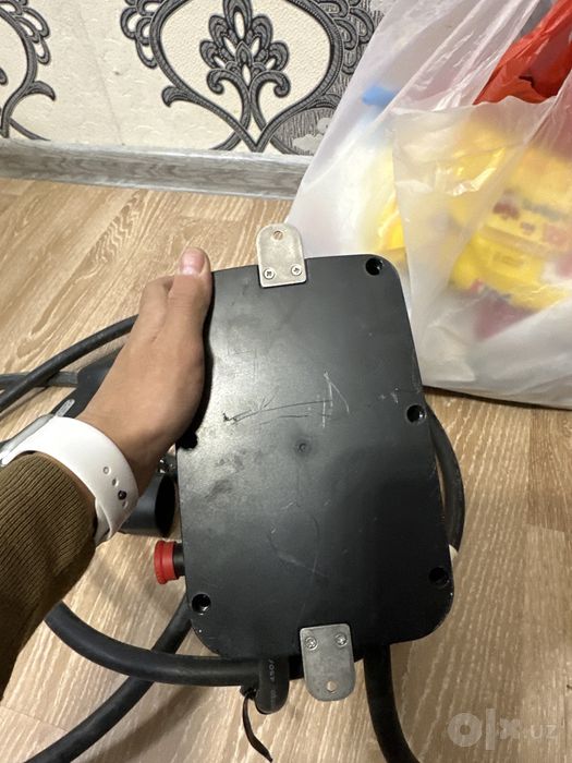 Elektromobil moshinalar uchun zaryadka