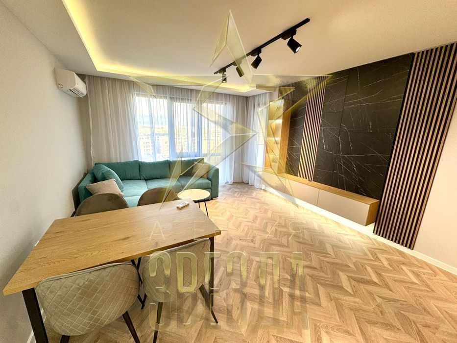 Двустаен в Туин Парк