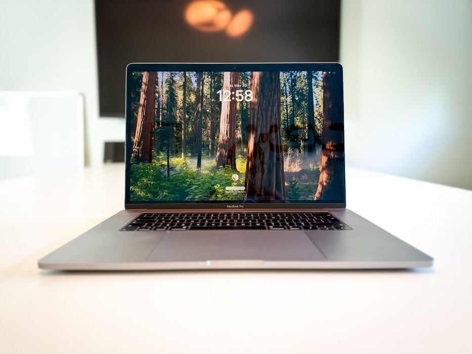 macbook m2pro second hand si noi de vanzare • Anunturi • OLX.ro