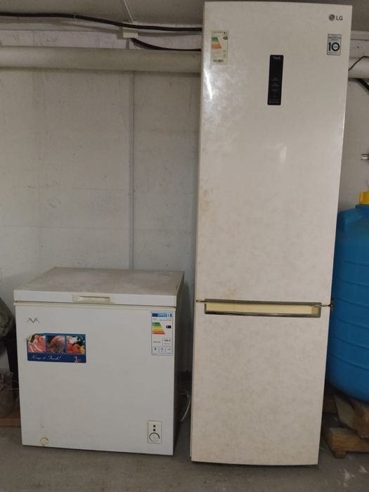 Продам холодильник и морозильную камеру.