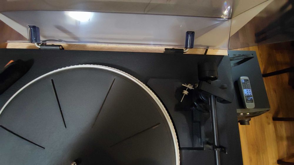 Продавам грамофон