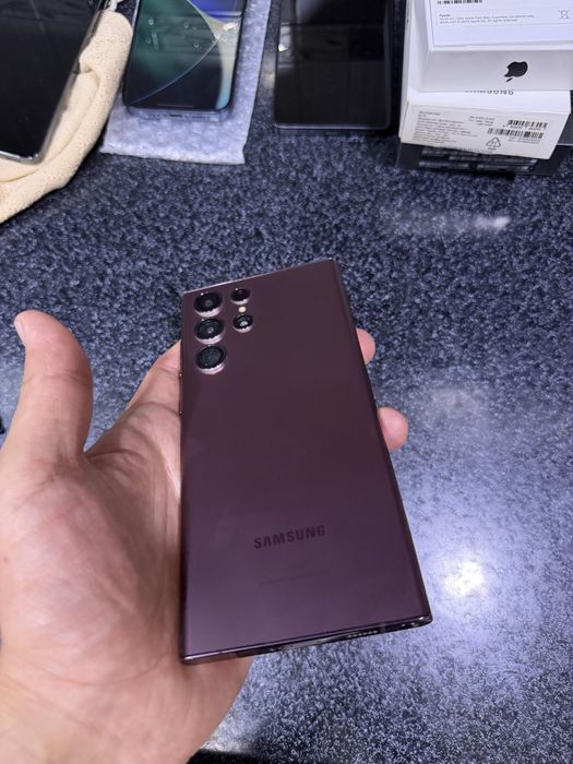 samsung s22 ultra holati zor 12.256g karea  holati ideal