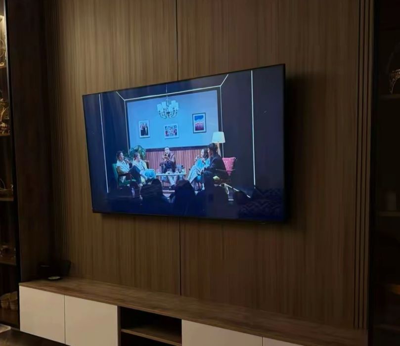 Телевизор  Samsung Crystal UHD