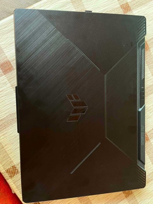 лаптоп ASUS TUF A15
